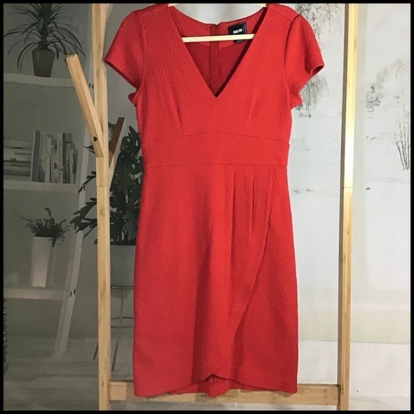 Anthropologie Dresses & Skirts - Maeve Red Short Sleeve Dress